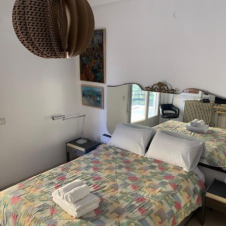 Appartement Vintage 70S Flat à Athènes Extérieur photo